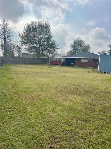 26 Horseshoe Lane, Sulphur, LA 70663