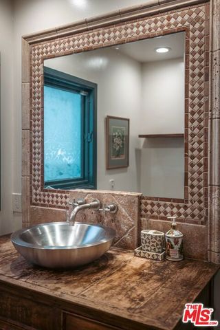 410 N Crescent Heights Boulevard, Los Angeles, CA 90048