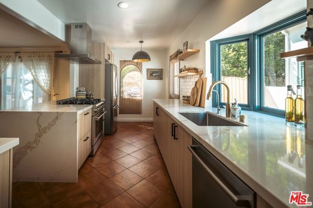 410 N Crescent Heights Boulevard, Los Angeles, CA 90048
