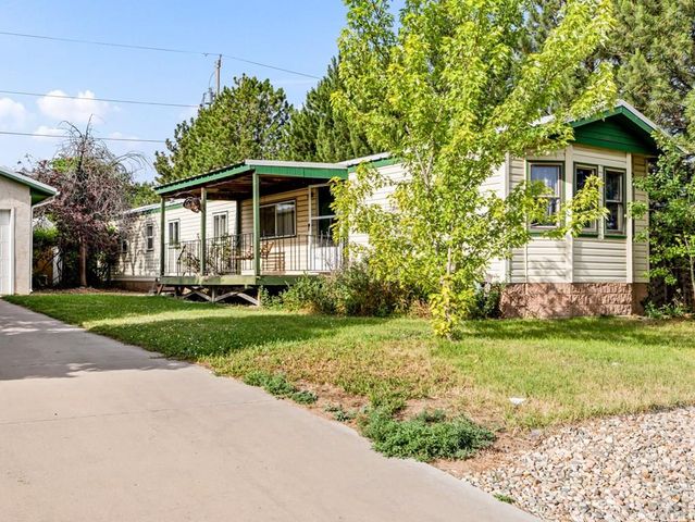 906 Aspen Circle, Pueblo, CO 81006