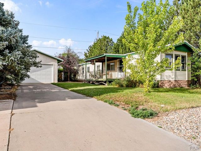 906 Aspen Circle, Pueblo, CO 81006