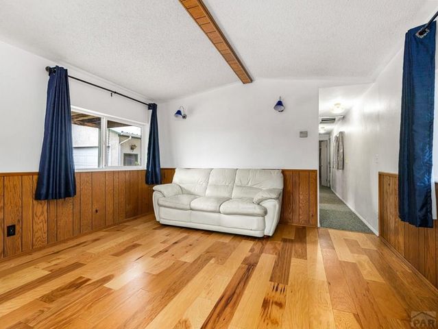 906 Aspen Circle, Pueblo, CO 81006