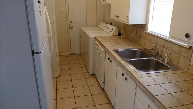 693 E North 15th Street B, Abilene, TX 79601