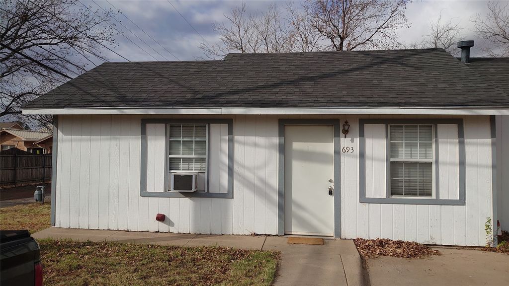 693 E North 15th Street B, Abilene, TX 79601