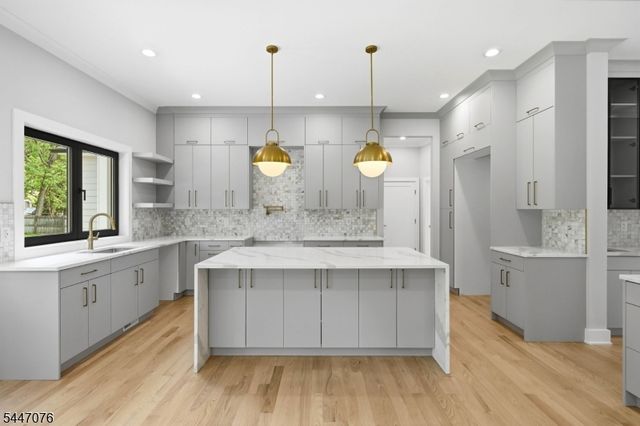 59 Wynnewood Rd, Livingston Twp., NJ 07039