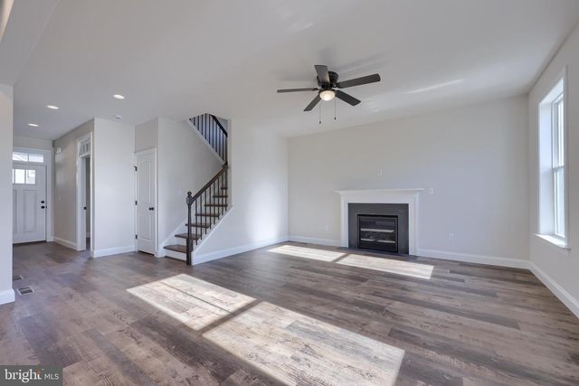 3832 COUNTRY DR, Dover, PA 17315