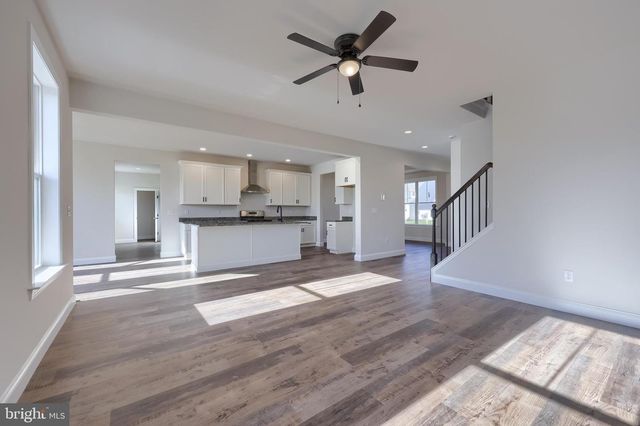 3832 COUNTRY DR, Dover, PA 17315