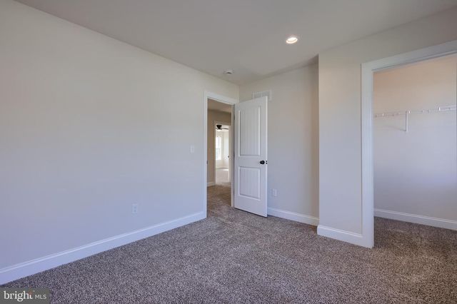 3832 COUNTRY DR, Dover, PA 17315