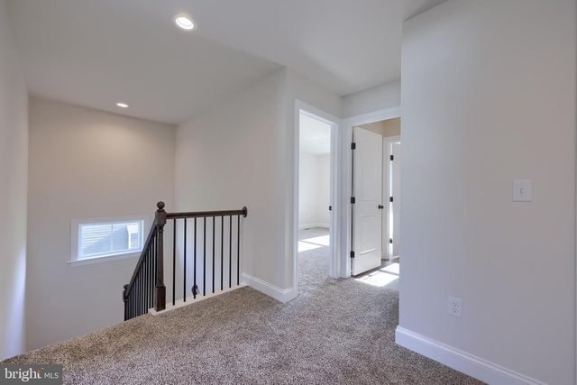 3832 COUNTRY DR, Dover, PA 17315