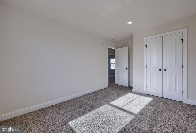 3832 COUNTRY DR, Dover, PA 17315