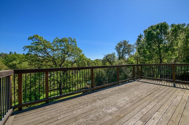 2502 Knollwood Dr, Cameron Park, CA 95682