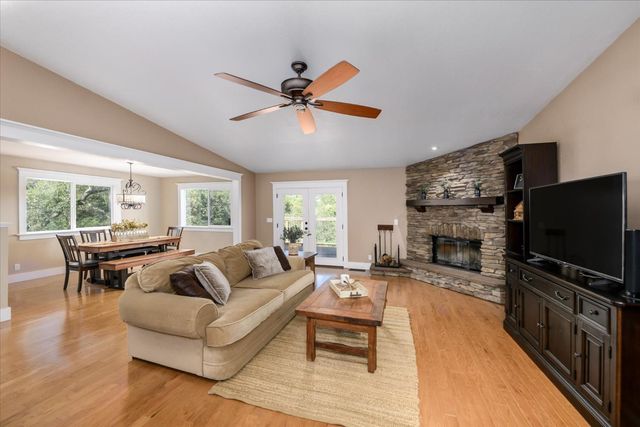 2502 Knollwood Dr, Cameron Park, CA 95682