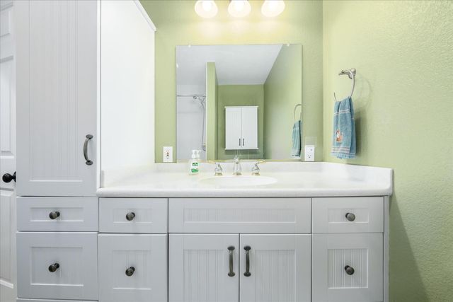 2502 Knollwood Dr, Cameron Park, CA 95682