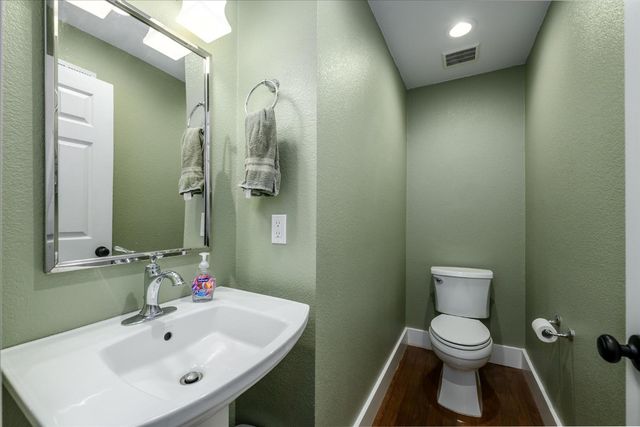2502 Knollwood Dr, Cameron Park, CA 95682