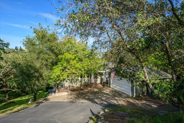 2502 Knollwood Dr, Cameron Park, CA 95682