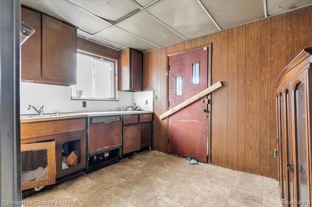 114 Connecticut Street, Highland Park, MI 48203