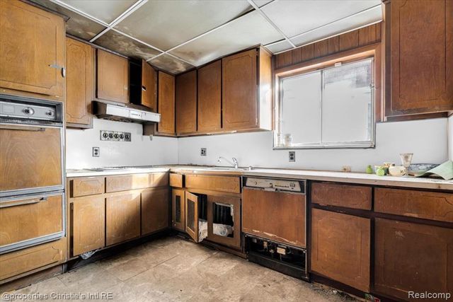 114 Connecticut Street, Highland Park, MI 48203