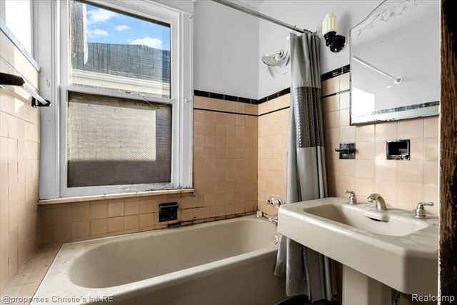 114 Connecticut Street, Highland Park, MI 48203