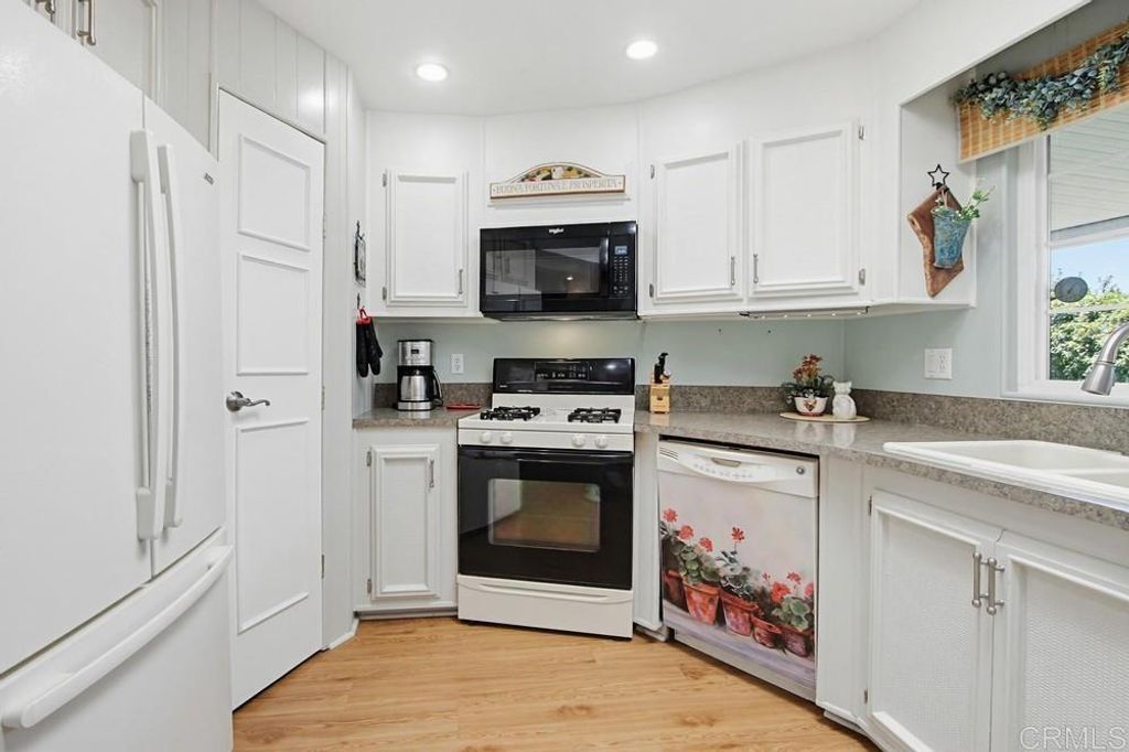 Image 13 of property listing at 1930 W San Marcos Blvd 14, San Marcos, CA 92078
