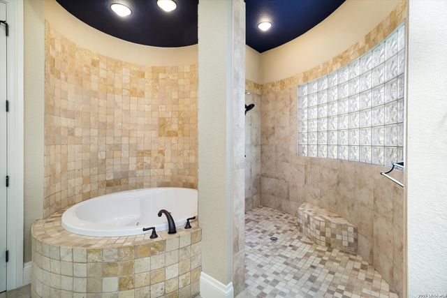 22175 Quiet Moon Dr., San Antonio, TX 78266