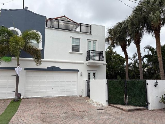 732 NE 15th Avenue, Fort Lauderdale, FL 33304