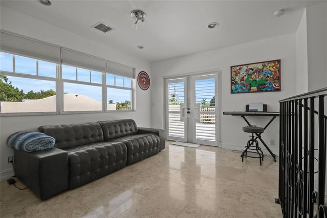 732 NE 15th Avenue, Fort Lauderdale, FL 33304