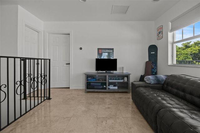 732 NE 15th Avenue, Fort Lauderdale, FL 33304