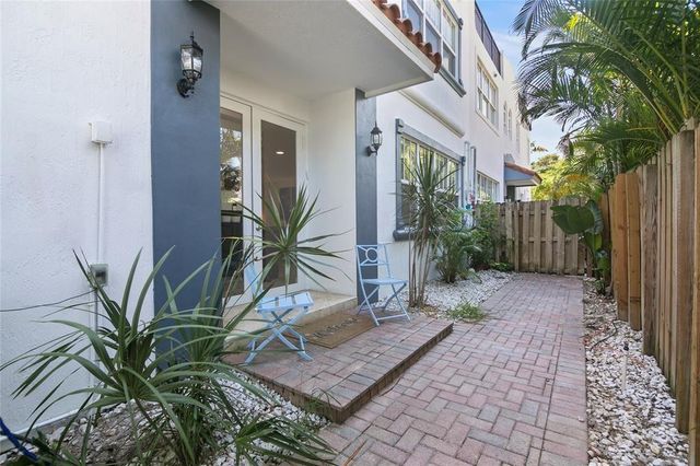 732 NE 15th Avenue, Fort Lauderdale, FL 33304