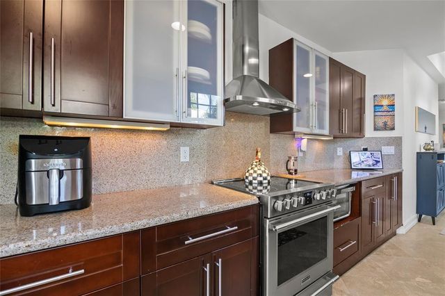 732 NE 15th Avenue, Fort Lauderdale, FL 33304