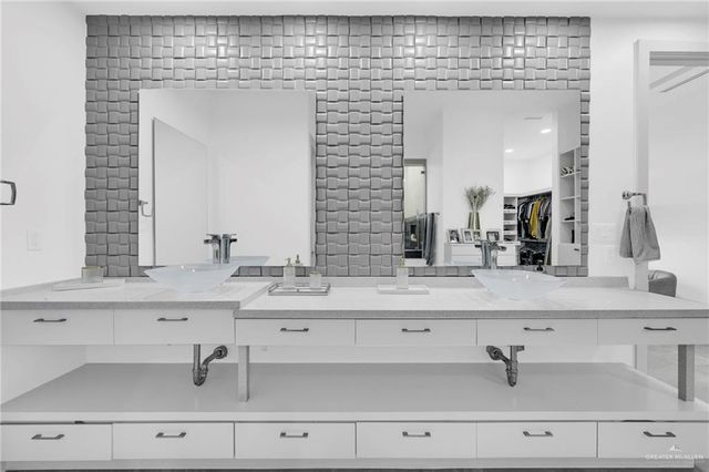 2515 S 41st Lane, Mcallen, TX 78503