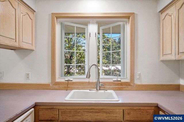 3647 Wishram Dr NW, Albany, OR 97321