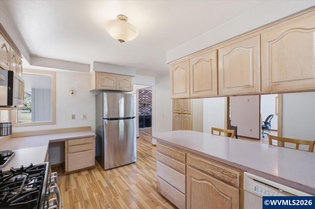 3647 Wishram Dr NW, Albany, OR 97321