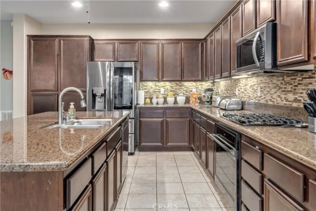 7044 Lyric Avenue, Lancaster, CA 93536