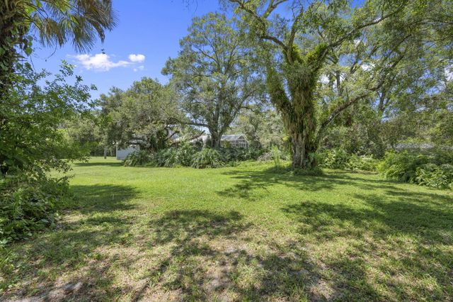 3550 Eleven Mile Road, Fort Pierce, FL 34945