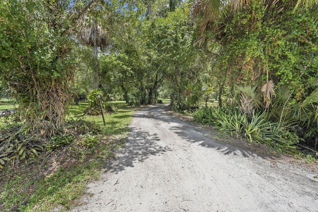 3550 Eleven Mile Road, Fort Pierce, FL 34945