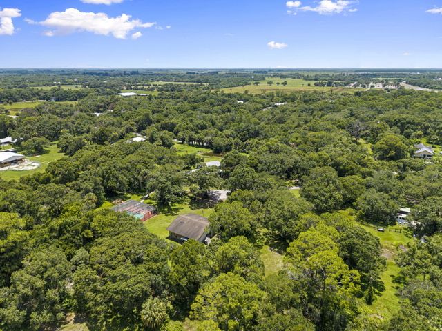 3550 Eleven Mile Road, Fort Pierce, FL 34945