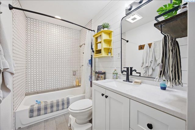 1232 W Bruneau Ave., Kennewick, WA 99336