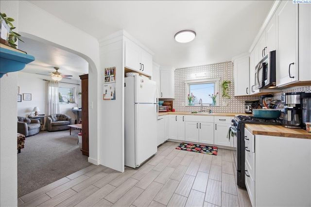 1232 W Bruneau Ave., Kennewick, WA 99336