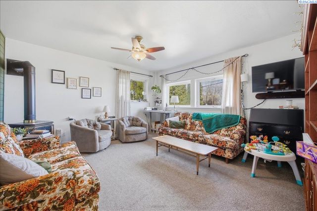 1232 W Bruneau Ave., Kennewick, WA 99336