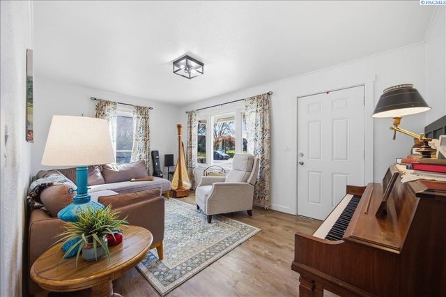 1232 W Bruneau Ave., Kennewick, WA 99336