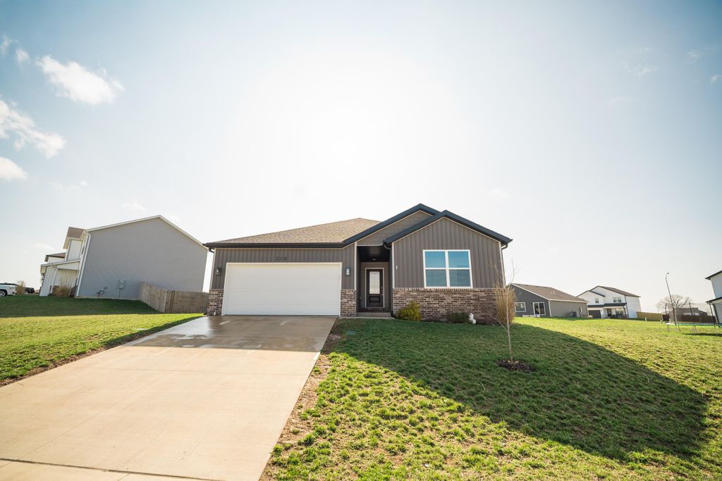 310 Great Plains Street, Nixa, MO 65714