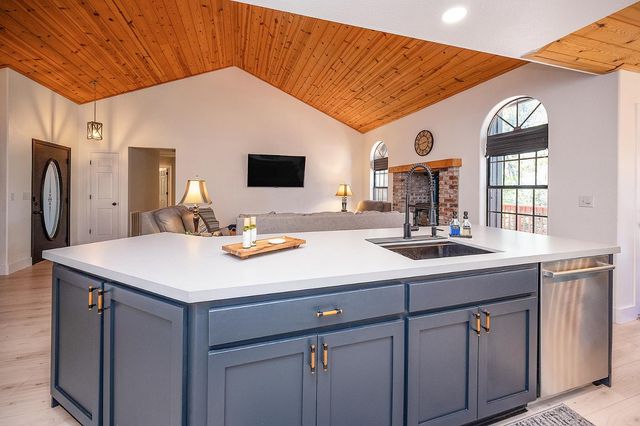 214 Forest Meadows Dr, Murphys, CA 95247
