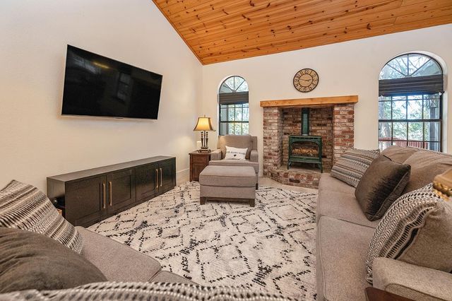 214 Forest Meadows Dr, Murphys, CA 95247