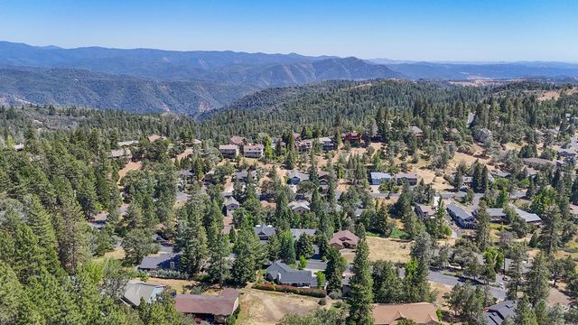 214 Forest Meadows Dr, Murphys, CA 95247