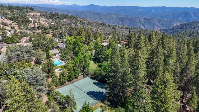 214 Forest Meadows Dr, Murphys, CA 95247