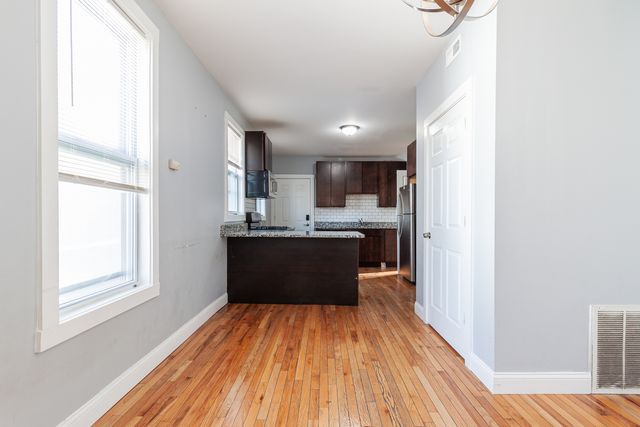 2968 N RIDGEWAY Avenue 2R, Chicago, IL 60618