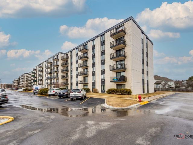 9074 W Terrace Drive 4A, Niles, IL 60714
