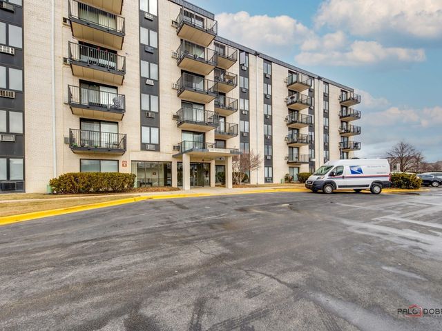 9074 W Terrace Drive 4A, Niles, IL 60714
