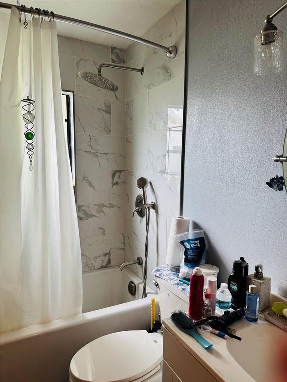 Image 4 of property listing at Address unavailable.