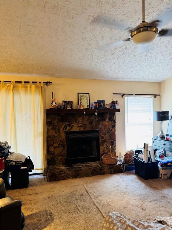 Image 6 of property listing at Address unavailable.